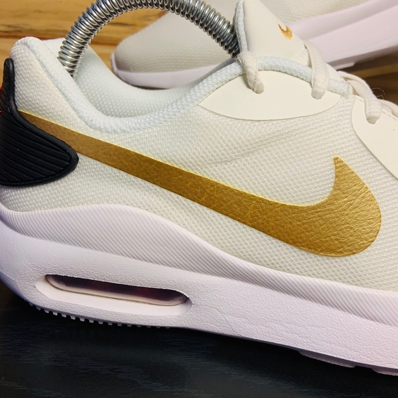 New Nike Air Max Oketo White Gold Running Shoes - Picture 5 of 8